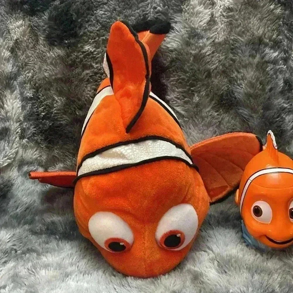 Disney Finding Nemo  18" Plush Clown Fish and finding Nemo Disney Cup - Picture 6 of 16
